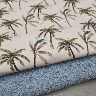 palmboom zee en licht blauw badstof