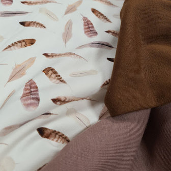 digitaal veren aardetinten beebs  met big knit oud roze en off white