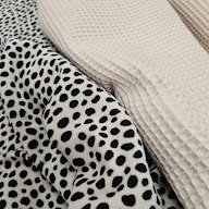 cheetah dots velvet met natural wafel kickenstoffen