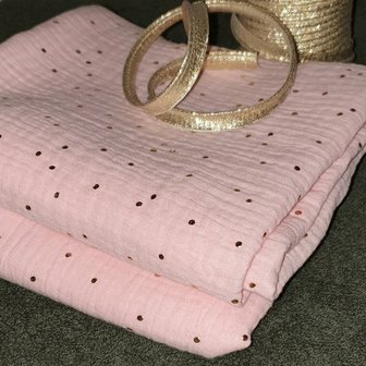 licht roze hydrofiel met gouden studs en mat gouden piping