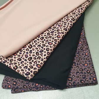 digitale luipaard nude en old mauve met uni nude pink en zwarte tricot