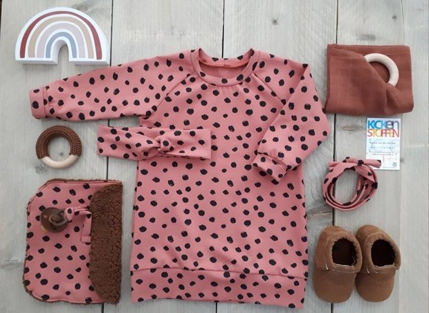 terracotta licht painted dots met bruine baby teddy  - creatie @gewoonellenbabyliefs