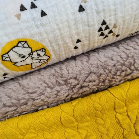 roxx koala hydrofiel geel katoen tricot met gele kabel tricot en beige katoenen teddy..