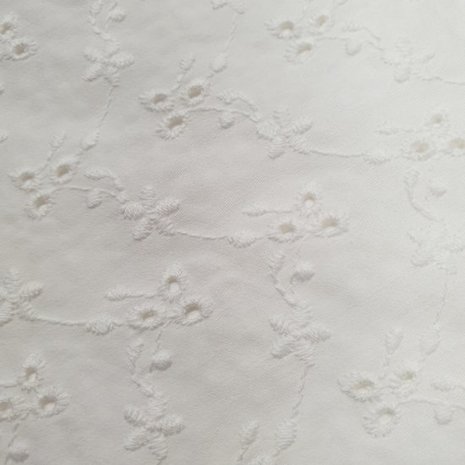 wit (off white) broderie bloemetjes & gaatjes met schulprand aan 2 zijden