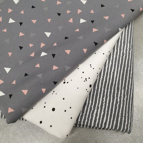 grijs wit roze triangel met confetti en streepjes tricot
