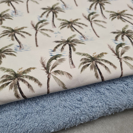 palmboom zee en licht blauw badstof