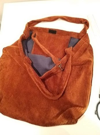 mommy bag gemaakt door een klant van donkergrijs hydrofiel met cognac ribfluweel tricot BEEBS