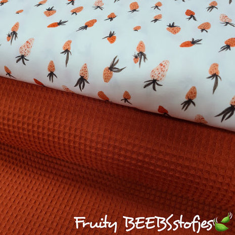 wit (off white) rood, peach, groen Fruity aardbei - digitaal poplin katoen