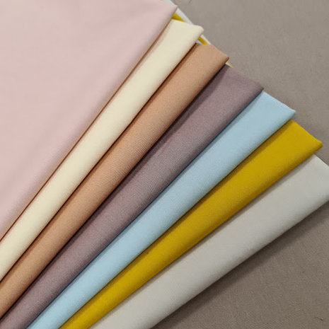 beige (kiezel) uni poplin katoen (op=op)