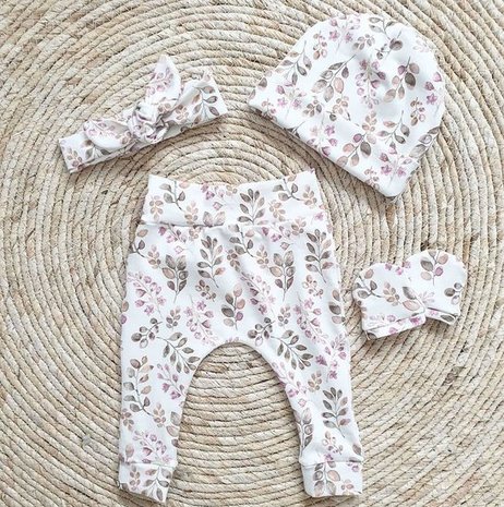 leuk baby setje mauve blaadjes BEEBS tricot @littlebumpys