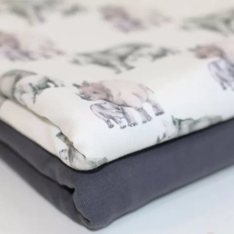 tricot heavy BEEBS donker grijs met neushoorn tricot