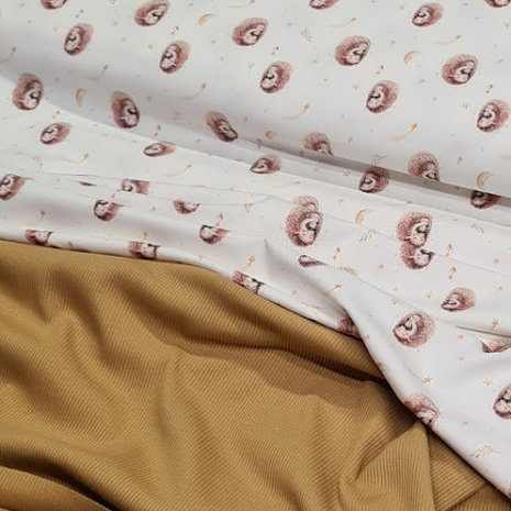 wit (off white) camel bruin egel met baby egeltje, ster en maan - digitaal tricot