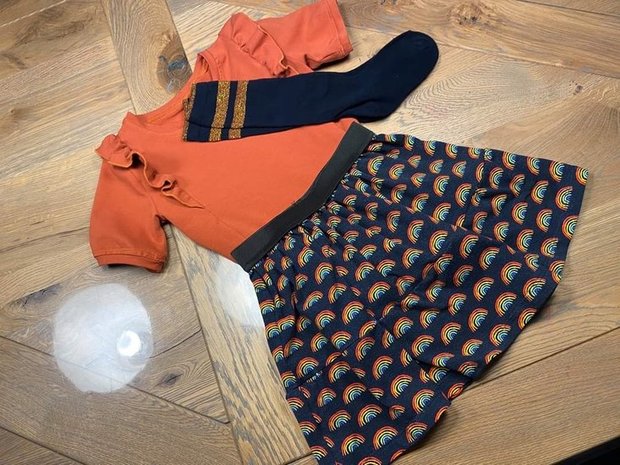 regenboogjes digitale tricot met terracotta uni tricot setje door klant gemaakt