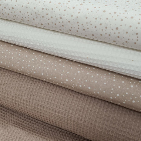 wit (off white) beige (d. kiezel)  Udi confetti in 2 kleuren met beige wafel en off white wafel BEEBS