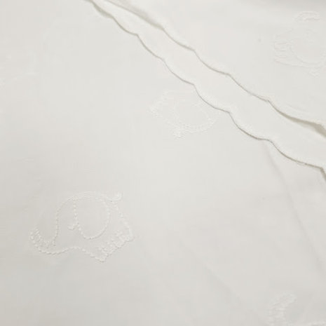 wit (off white) broderie olifantjes met schulprand aan 2 zijden @kickenstoffen