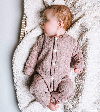 witte kansnaps baby pakje van kabel tricot @littlebumpys oud roze - mauve