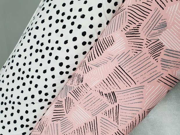 roze strepen met painted dots