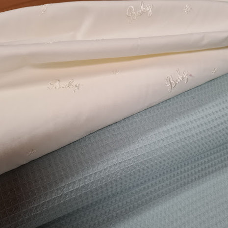 wit (ecru) broderie baby met vintage groen wafel