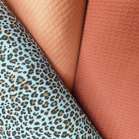 terracotta wafeltjes tricot met groen luipaard hydrofiel en terracotta wafel