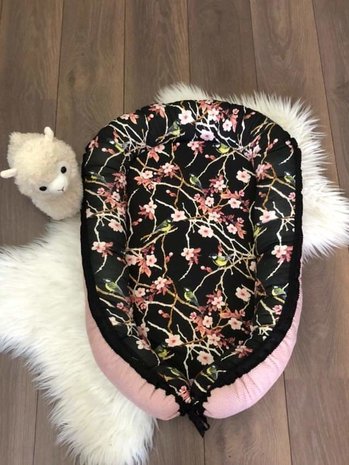 boucle wafel met digitale bloemen babynestje en omslagdoek @huisdraakje