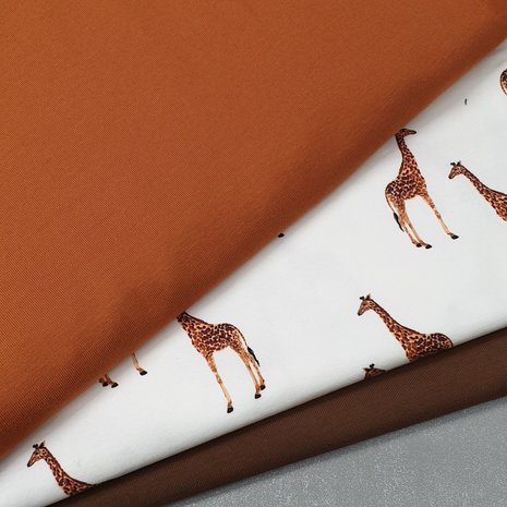 cognac en bruin uni tricot met girafjes digitale tricot