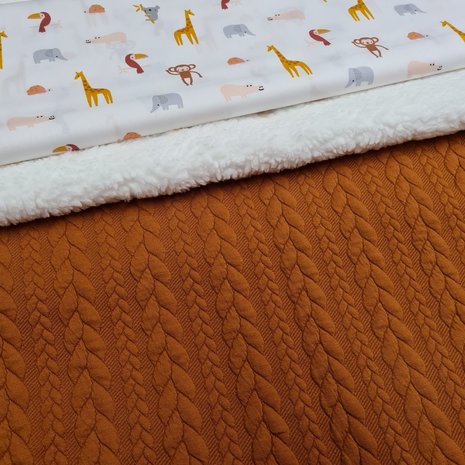 zoo diertjes poplin katoen tricot met cognac kabel tricot en spierwitte katoenen teddy