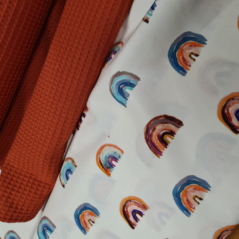 terracotta wafel met regenboog poplin digitaal BEEBS