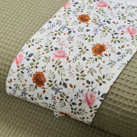 wit cognac roze groen blauw takjes rozen en bloemen udi digitaal met wafel olijf groen BEEBSstofjes