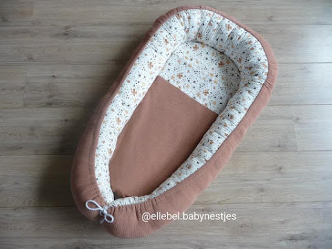 perzik fijne katoenen Baby rib tricot met ditsy bloemen poplin babynestje @beebsstofjes