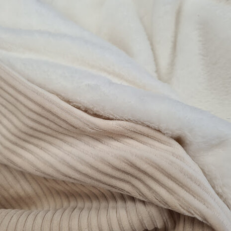 natural brede rib fluweel  met off white teddy fleece closeup @beebsstofjes