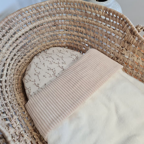 natural brede rib fluweel  &amp; off white teddy fleece &amp; katjes @beebsstofjes wiegje