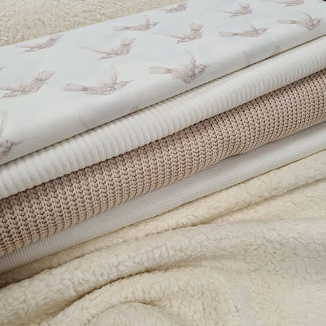 vervaagdkolibrie poplin - big knit beige - offwhite brede rib - teddy katoen ecru - wafeltricot offwhite @kickenstoffen