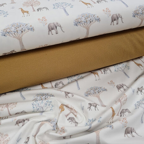 Jungle dieren- digitaal tricot met fijne rib tricot soft camel-mosterd @kickenstoffen