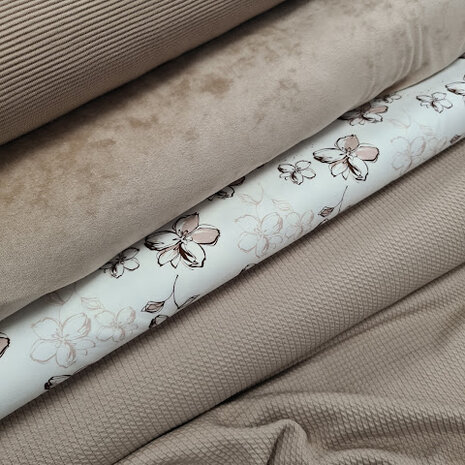 BEEBSstofjes taupe katoenen mini kabel tricot en ottoman rib en katoenen velvet met krabbel bloem tricot @kickenstoffen