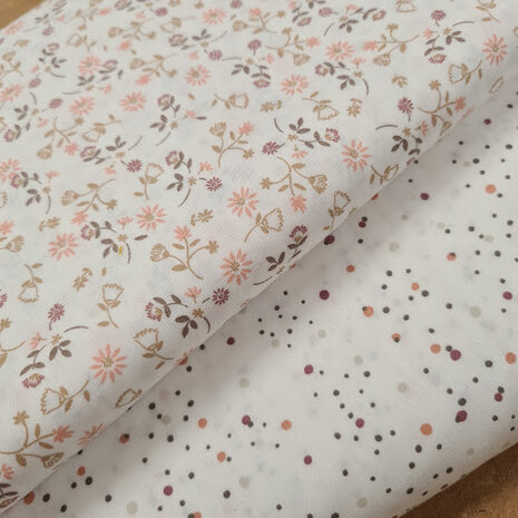 Qjutie bloemetjes en takjes met confetti stipjes poplin @kickenstoffen.nl