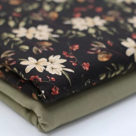 zwart groen wit beige rood winter eucalyptus bloemen - digitaal en effen olijf tricot @kickenstoffen