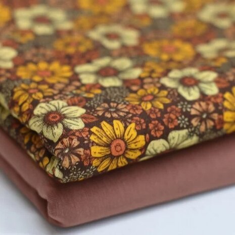 BEEBS stofjes Aardse Bloemen - digitale en effen roze-terracotta tricot @kickenstoffen