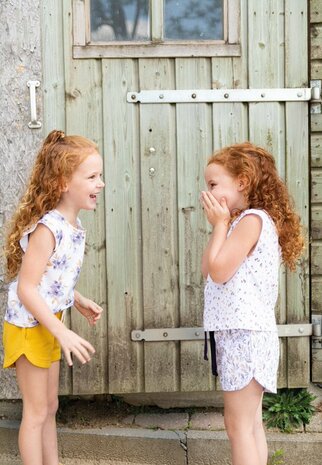 shorts met mouwloze top meiden Poppy magazine 20 @kickenstoffen