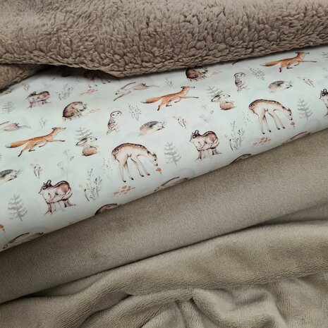 BEEBS bosdieren stof  en bamboekatoenfleece beige met katoenen teddy @kickenstoffen.nl