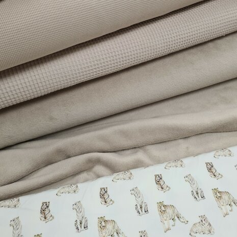 BEEBS beige dieren tricot met bamboekatoenfleece beige, kiezel wafel en wafeltricot @kickenstoffen.nl