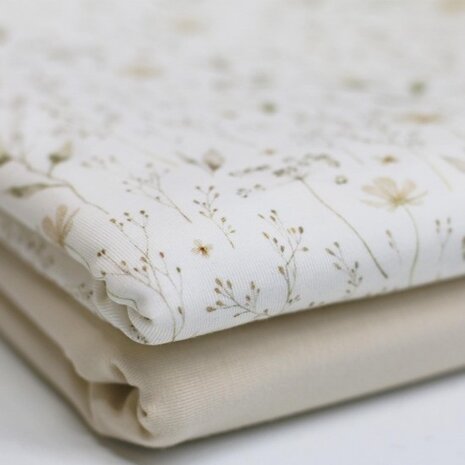 BEEBStricot  Natuur bloemen beige met natural boordstof @kickenstoffen