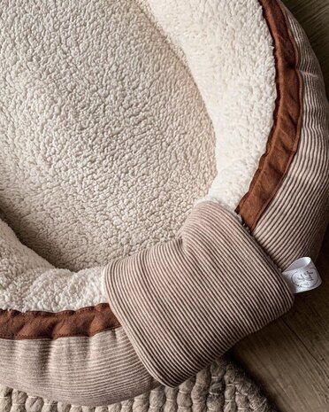 babynestje van beige ottoman rib - bruin bias en baby teddy @kickenstoffen