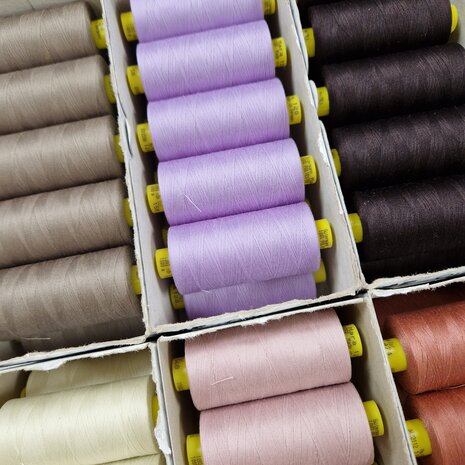 donker mauve- lila - taupe d. gutermann mara 120 garen @kickenstoffen