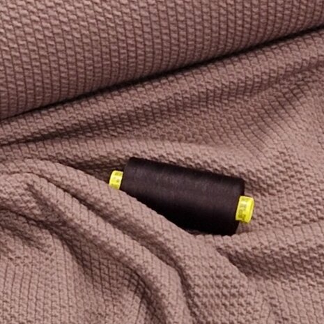 donker mauve kabel mini tricot met donker mauve gutermann mara 120 garen @kickenstoffen