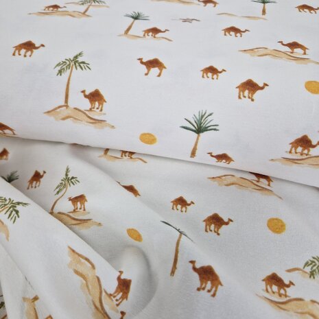 safari tricot digitaal met kamelen en palmbomen Poppyfabrics @kickenstoffen