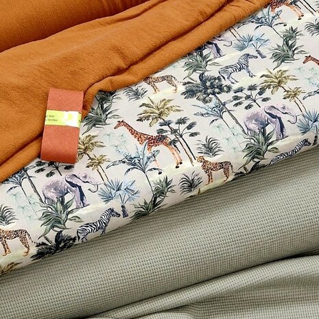 safari katoen groen met olijf  groen wafeltricot en cognac gewassen katoen en bias cognac-terracotta @kickenstoffen verhaal