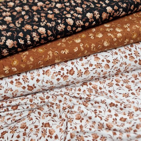 digitale bloemenbed  peach - cognac en zwart @kickenstoffen