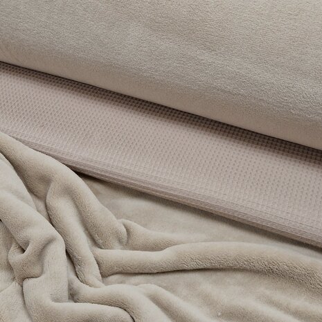 BEEBSwellnessfleece  beige taupe met bijpassende taupe wafel @kickenstoffen