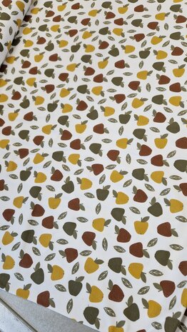appeltjes tricot met kleine vage spetters af en toe
