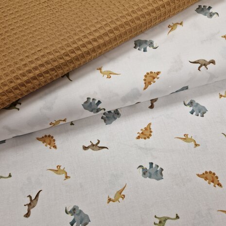 dino dieren poplin katoen met camel wafel @kickenstoffen.nl